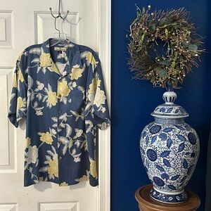 Men’s Tommy Bahama Blue Original Fit 100% Sulk Short Sleeve Hawaiian Shirt Sz M